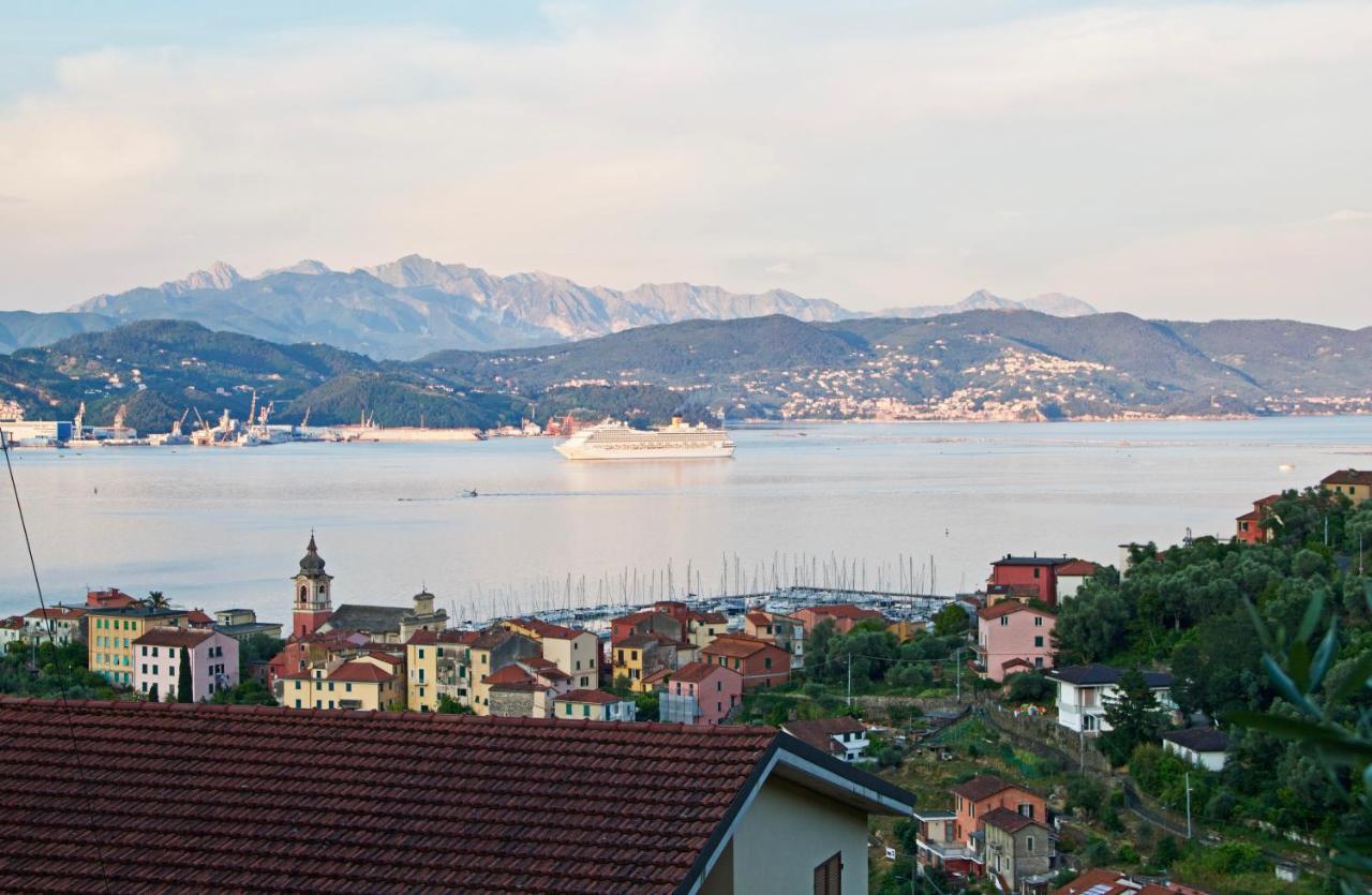 La Terrazza Con L'Ulivo - Guesthouse Con Terrazza E Vista Sul Golfo Dei Poeti La Spezia Exterior photo